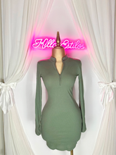 Load image into Gallery viewer, Bonita Y Sencilla Zip Up Dress
