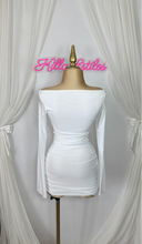 Cargar imagen en el visor de la galería, Angel Bell Sleeve Dress
