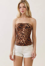 Cargar imagen en el visor de la galería, Reversible Tube Top (Leopard/Black)
