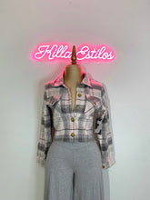 Cargar imagen en el visor de la galería, Autumn Flannel Shacket (Pink/Grey)
