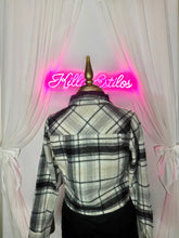 Load image into Gallery viewer, Michelle Button Up Flannel
