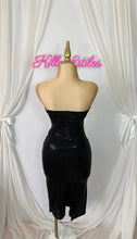 Cargar imagen en el visor de la galería, Black Beauty Dress
