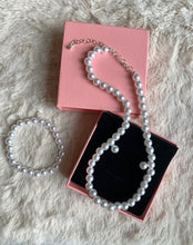 Cargar imagen en el visor de la galería, Pearl 3-Piece Jewelry Set (Necklace, Bracelet, Earrings)

